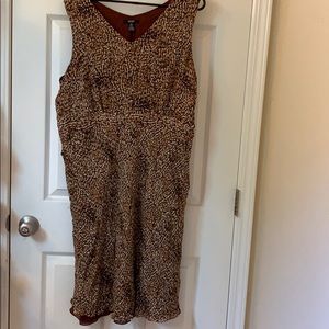 Beautiful Alfani woman sleeveless dress.       (C)